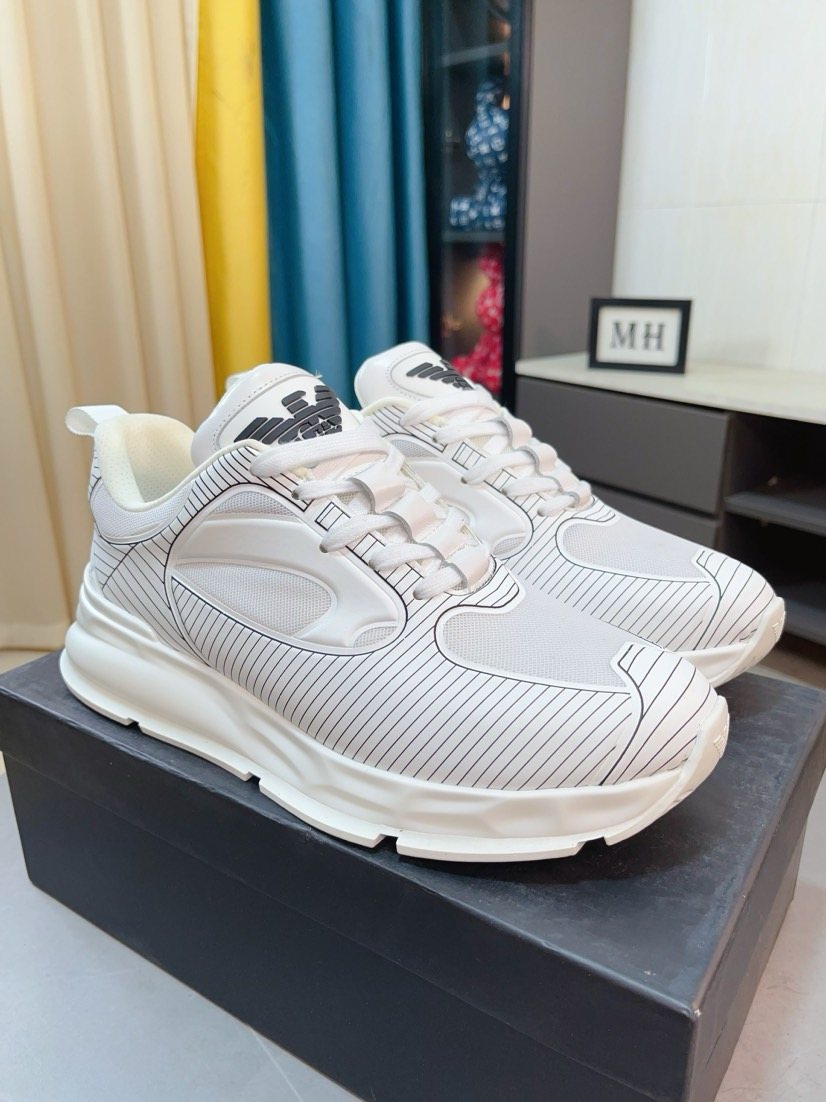 Giorgio Armani Textured Low-Top Sneakers